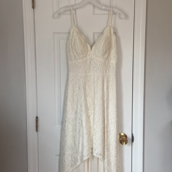 DB Studio High-Low Ivory Lace Dress with Spaghetti Straps and Pockets - Size 2 - Picture 8 of 9